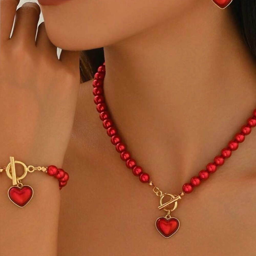 Necklace and bracelet set